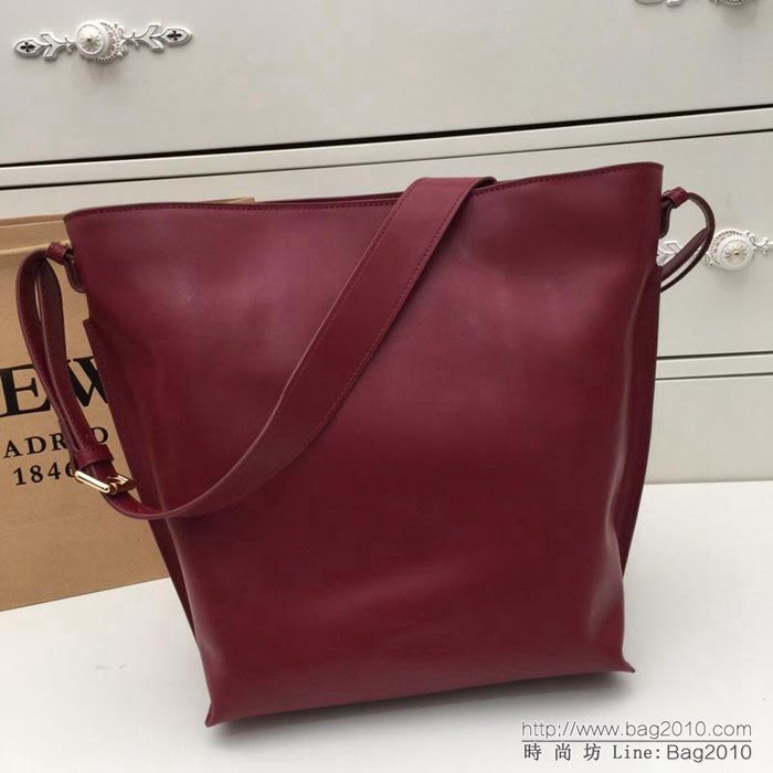 LOEWE羅意威 最新走秀款 原版牛皮 水桶包 內配子母小包 可單肩斜挎 9089  jdl1007